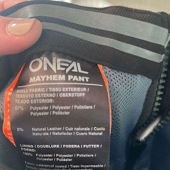 O’Neal mayhem lite pant youth size 5/6. Moto cross pants excellent condition. - Picture 5 of 7